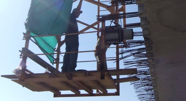 Viaducto para ferrocarril en la laguna de Cuyutlán